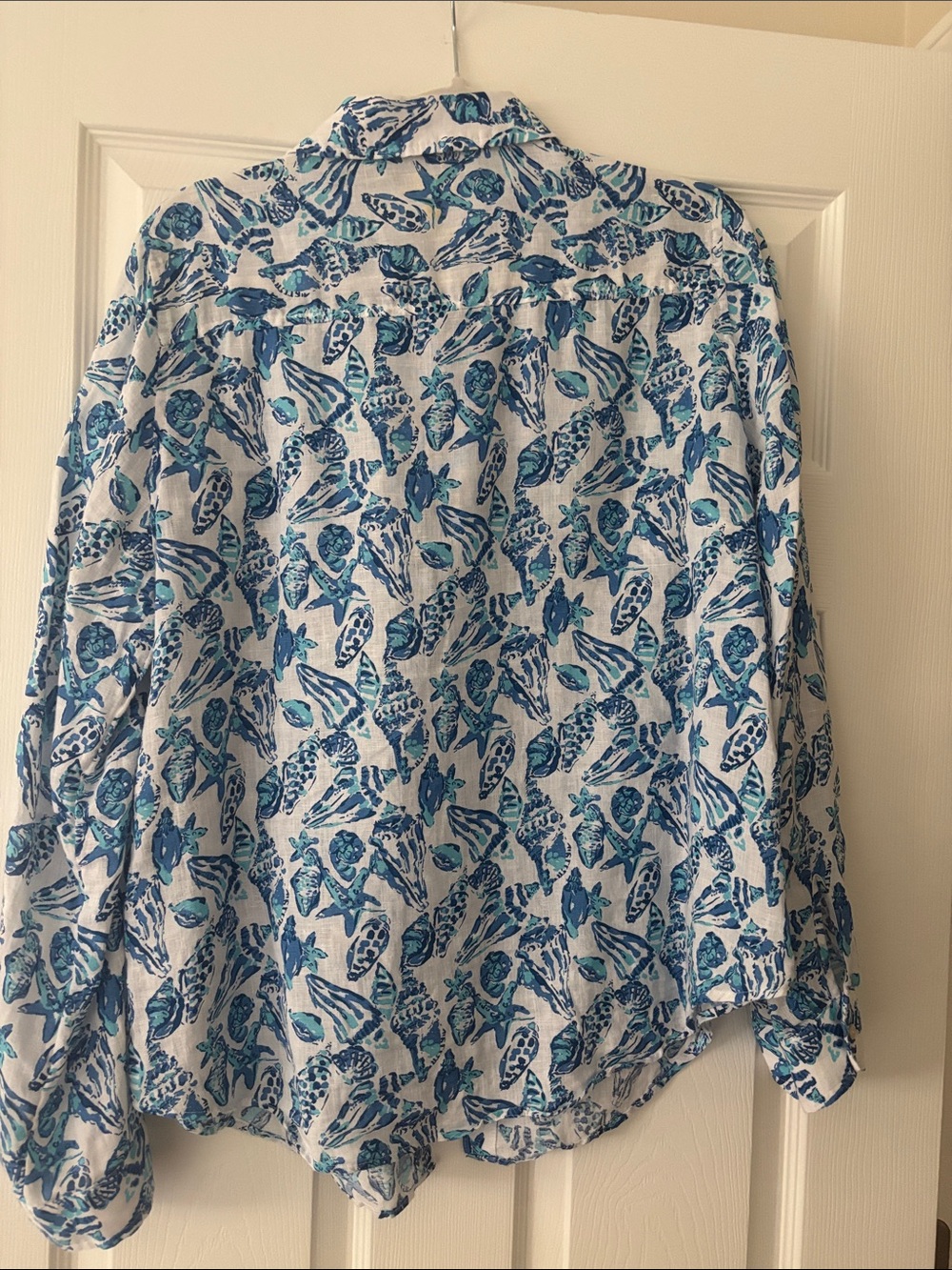 LIlly Pulitzer. Sea view button down linen top. - Picture 6 of 8
